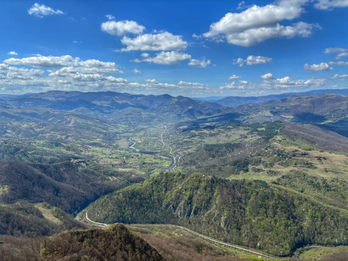 Panoramă spre munții din jurul Alba Iuliei
