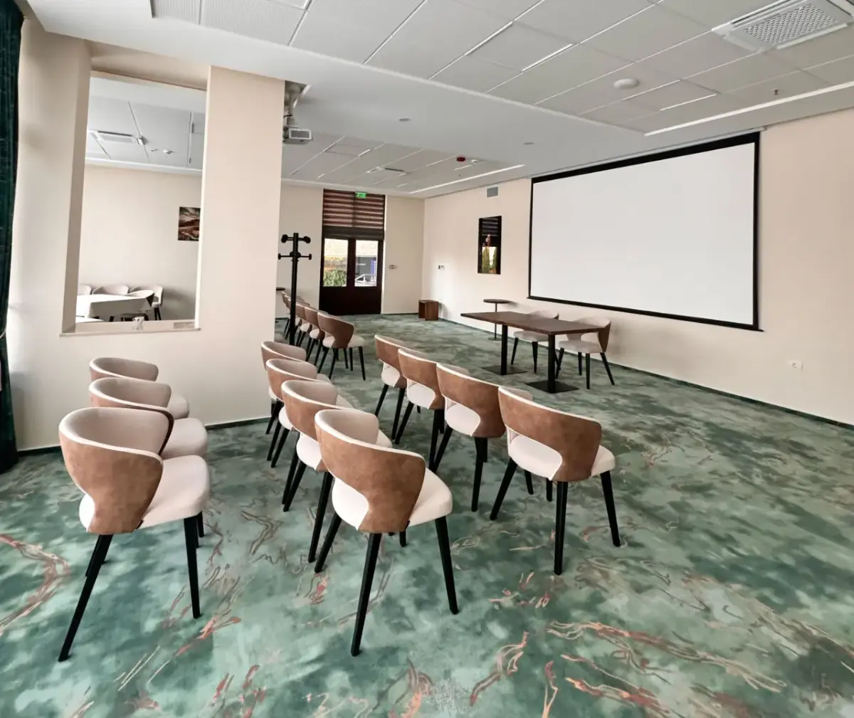 Braseria Hotel Cetate amenajată pentru o conferință